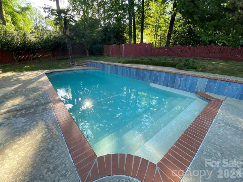 1330 Cedar Lane, Charlotte, NC 28226.  MLS# CAR4326015, YatesRealty ID 986. 