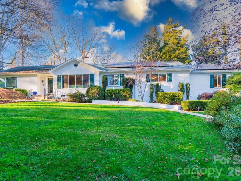 1330 Cedar Lane, Charlotte, NC 28226.  MLS# CAR4326015, YatesRealty ID 986. 