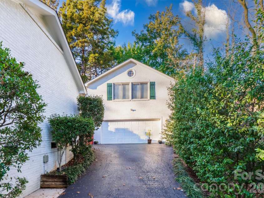 1330 Cedar Lane, Charlotte, NC 28226.  MLS# CAR4326015, YatesRealty ID 986. 