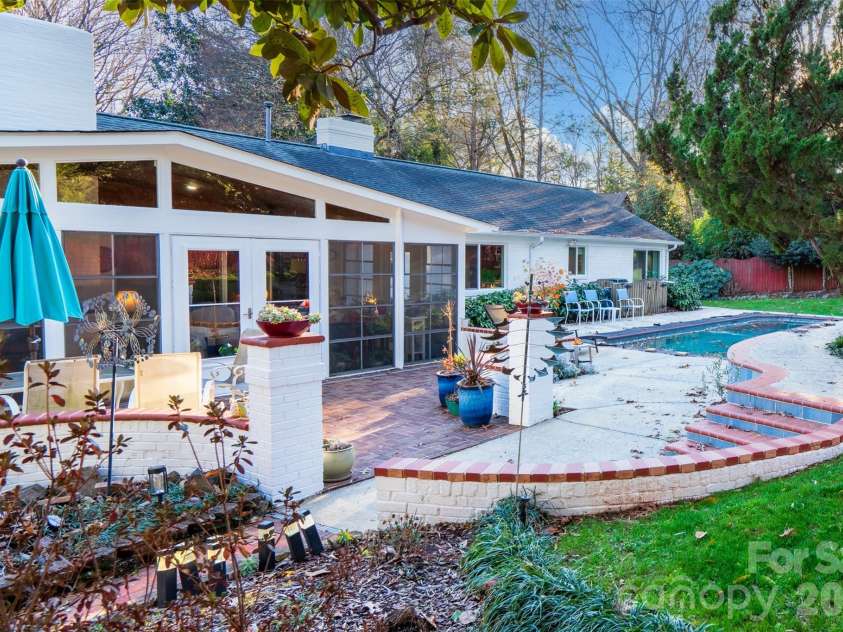 1330 Cedar Lane, Charlotte, NC 28226.  MLS# CAR4326015, YatesRealty ID 986. 