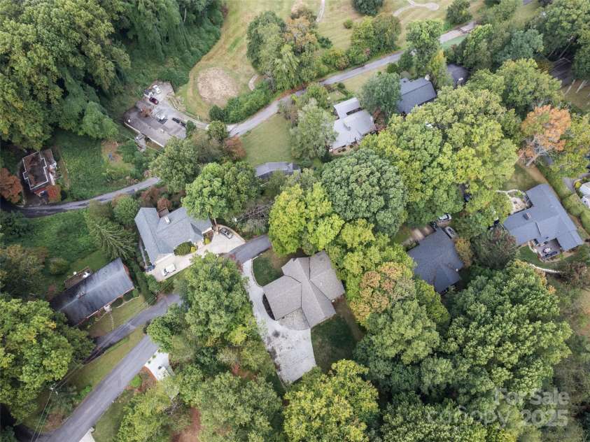 165 Breezemont Drive, Waynesville, NC 28786.  MLS# CAR4184682, YatesRealty ID 986. 