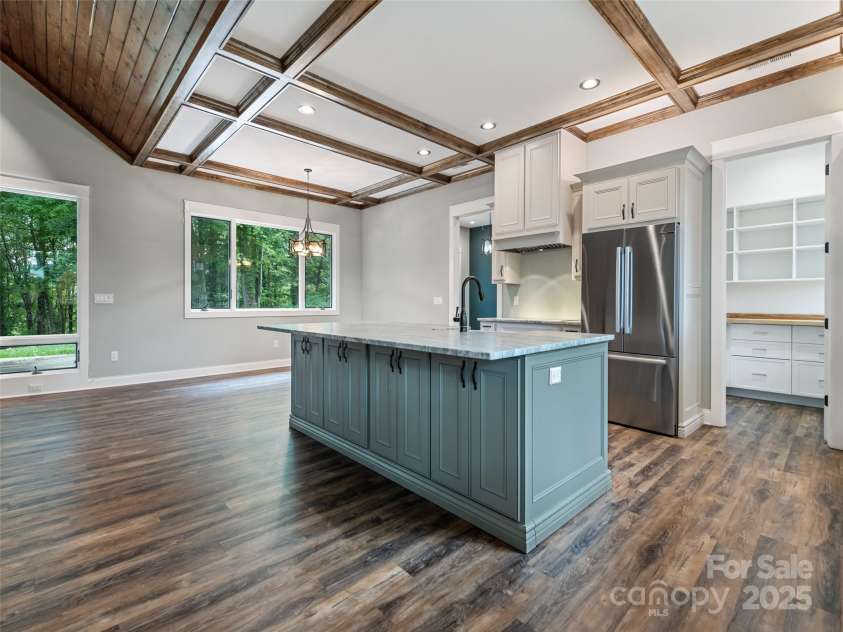 165 Breezemont Drive, Waynesville, NC 28786.  MLS# CAR4184682, YatesRealty ID 986. 