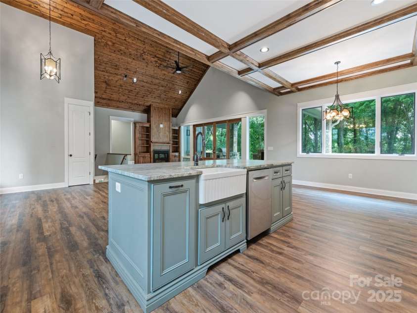 165 Breezemont Drive, Waynesville, NC 28786.  MLS# CAR4184682, YatesRealty ID 986. 