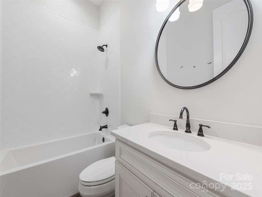 165 Breezemont Drive, Waynesville, NC 28786.  MLS# CAR4184682, YatesRealty ID 986. 