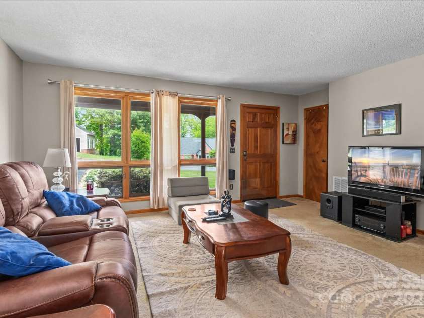 204 Triplett Street, Jonesville, NC 28642.  MLS# CAR4253792, YatesRealty ID 9860. 