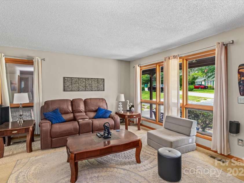 204 Triplett Street, Jonesville, NC 28642.  MLS# CAR4253792, YatesRealty ID 9860. 