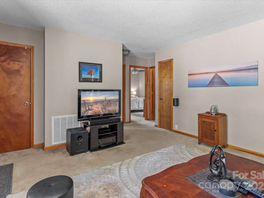 204 Triplett Street, Jonesville, NC 28642.  MLS# CAR4253792, YatesRealty ID 9860. 