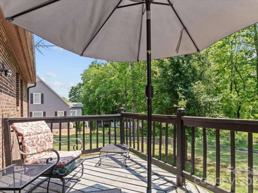 204 Triplett Street, Jonesville, NC 28642.  MLS# CAR4253792, YatesRealty ID 9860. 