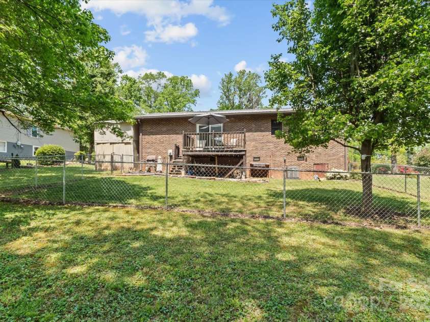 204 Triplett Street, Jonesville, NC 28642.  MLS# CAR4253792, YatesRealty ID 9860. 