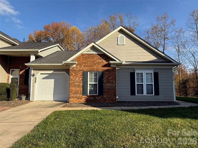 8913 Cinnabay Drive, Charlotte, NC 28216.  MLS# CAR4345850, YatesRealty ID 9862. 