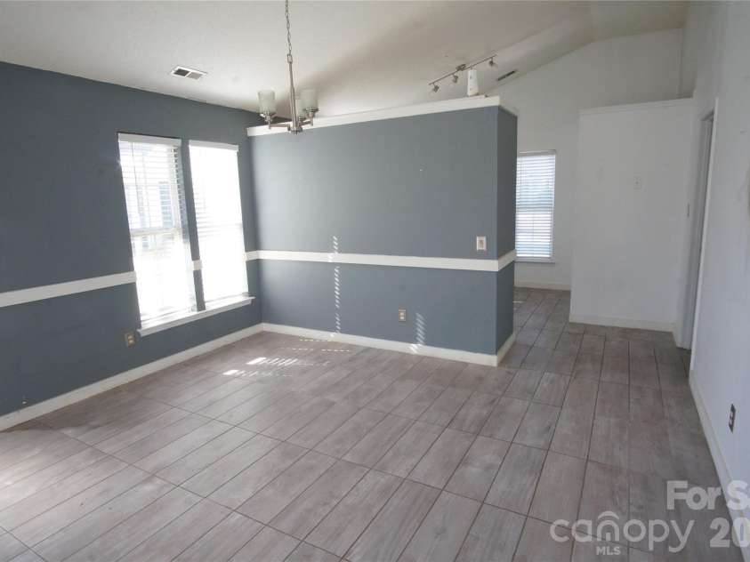 8913 Cinnabay Drive, Charlotte, NC 28216.  MLS# CAR4345850, YatesRealty ID 9862. 