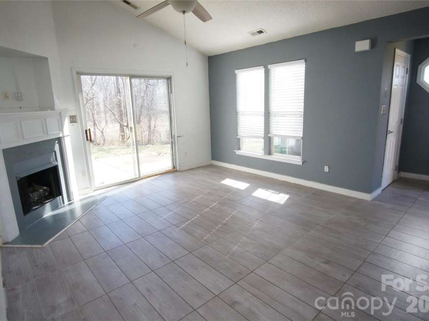 8913 Cinnabay Drive, Charlotte, NC 28216.  MLS# CAR4345850, YatesRealty ID 9862. 