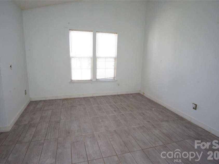 8913 Cinnabay Drive, Charlotte, NC 28216.  MLS# CAR4345850, YatesRealty ID 9862. 