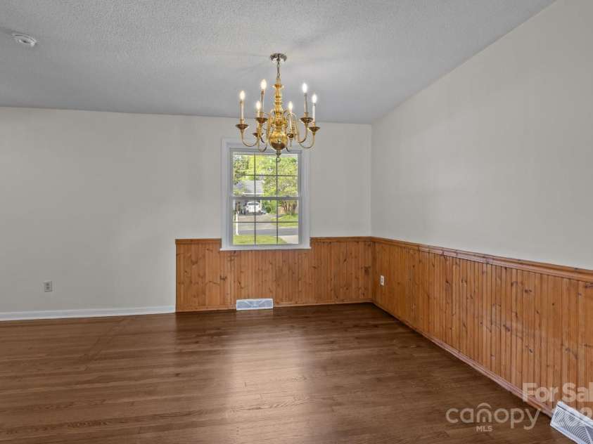 322 Vine Street, Gastonia, NC 28052.  MLS# CAR4254364, YatesRealty ID 9863. 