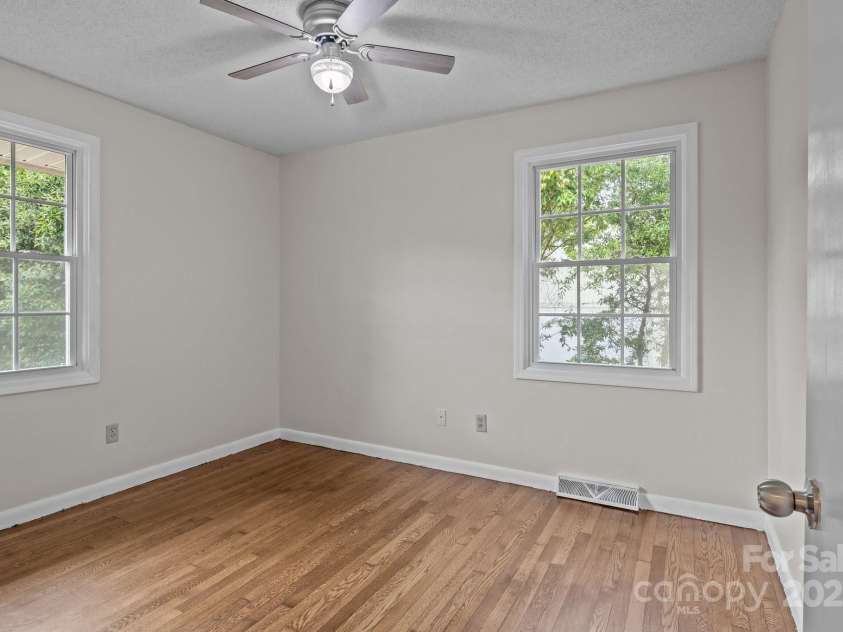 322 Vine Street, Gastonia, NC 28052.  MLS# CAR4254364, YatesRealty ID 9863. 