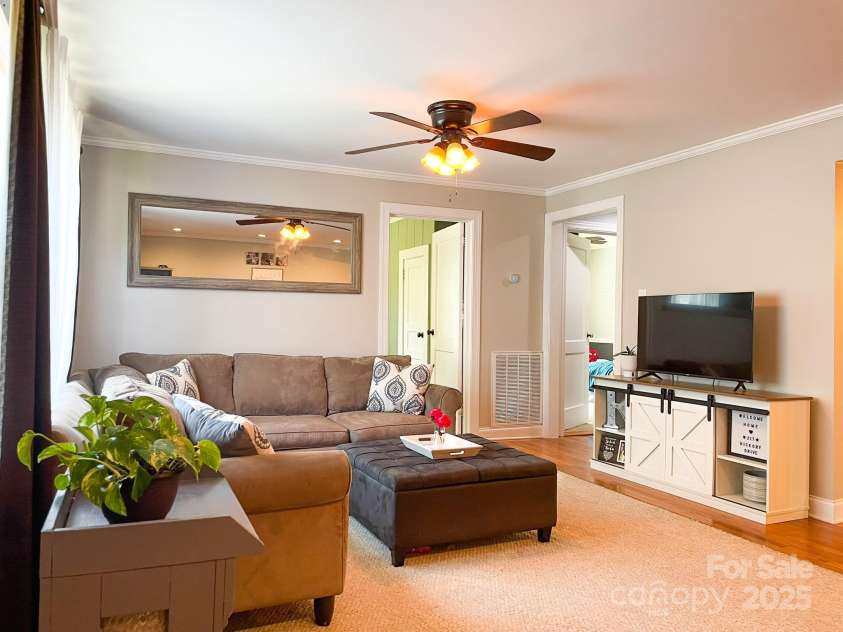 217 Hickory Drive, Mooresville, NC 28115.  MLS# CAR4252552, YatesRealty ID 9865. 