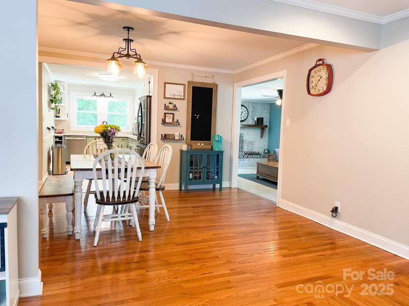 217 Hickory Drive, Mooresville, NC 28115.  MLS# CAR4252552, YatesRealty ID 9865. 