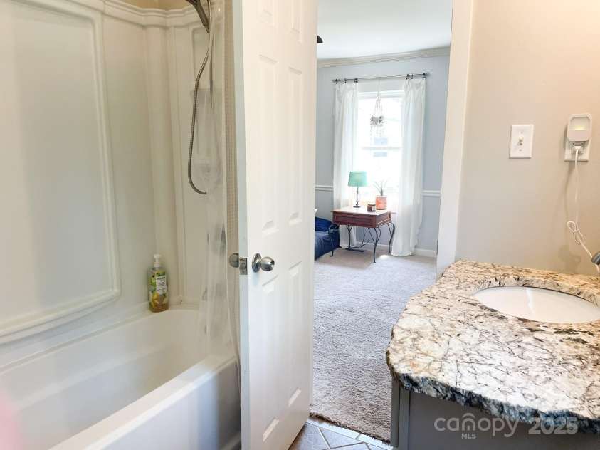 217 Hickory Drive, Mooresville, NC 28115.  MLS# CAR4252552, YatesRealty ID 9865. 