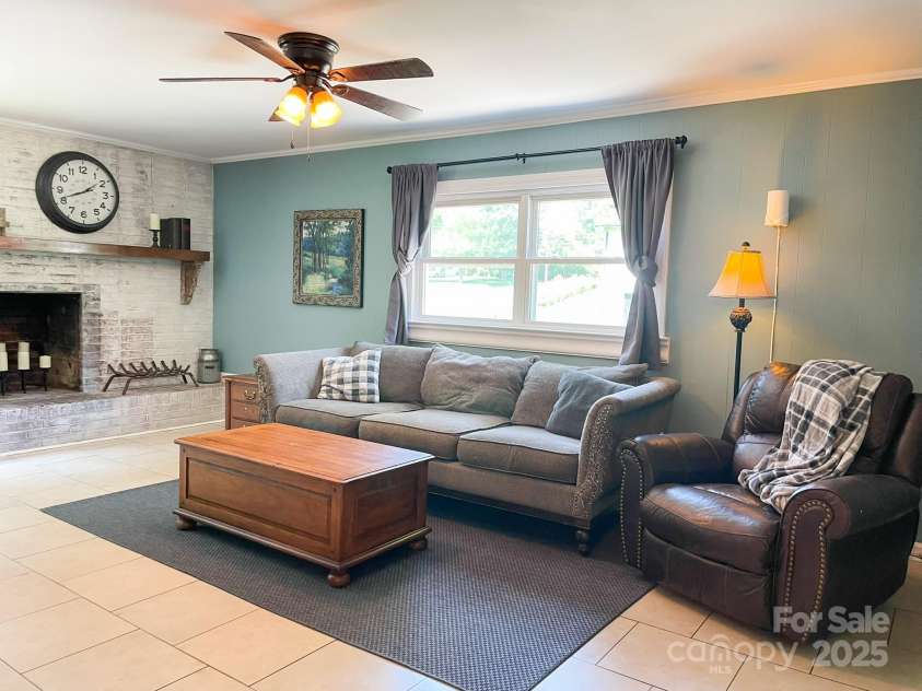 217 Hickory Drive, Mooresville, NC 28115.  MLS# CAR4252552, YatesRealty ID 9865. 