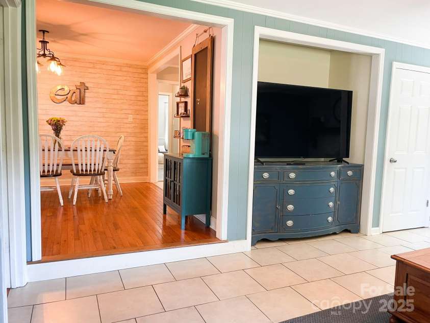 217 Hickory Drive, Mooresville, NC 28115.  MLS# CAR4252552, YatesRealty ID 9865. 
