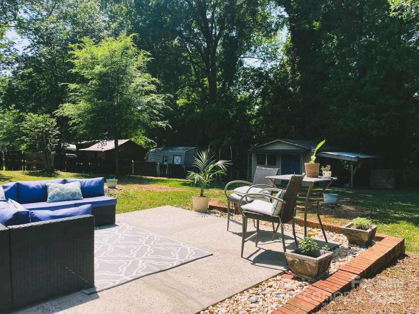 217 Hickory Drive, Mooresville, NC 28115.  MLS# CAR4252552, YatesRealty ID 9865. 