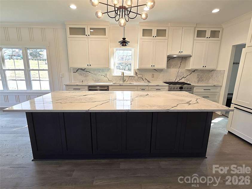 496 19th Avenue Circle, Hickory, NC 28601.  MLS# CAR4206259, YatesRealty ID 9866. 