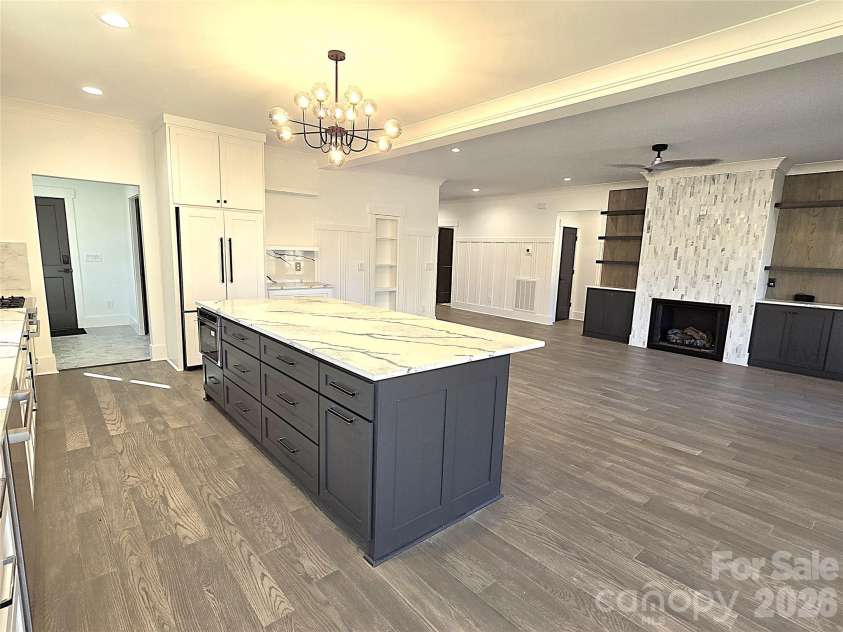 496 19th Avenue Circle, Hickory, NC 28601.  MLS# CAR4206259, YatesRealty ID 9866. 