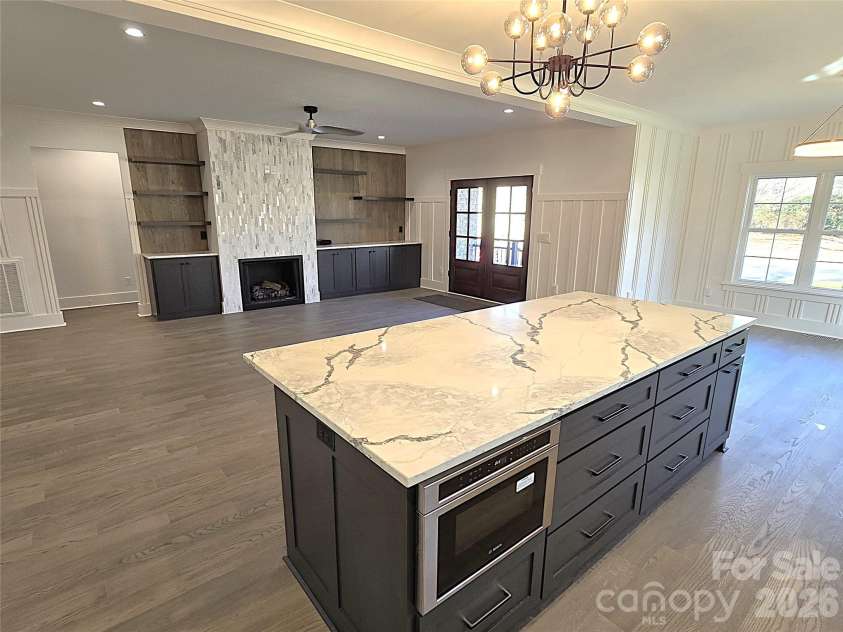 496 19th Avenue Circle, Hickory, NC 28601.  MLS# CAR4206259, YatesRealty ID 9866. 