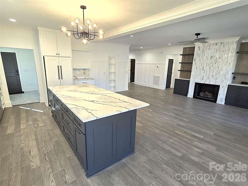 496 19th Avenue Circle, Hickory, NC 28601.  MLS# CAR4206259, YatesRealty ID 9866. 