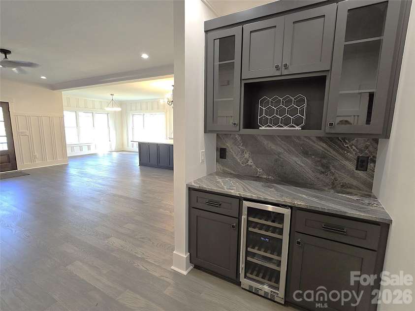 496 19th Avenue Circle, Hickory, NC 28601.  MLS# CAR4206259, YatesRealty ID 9866. 