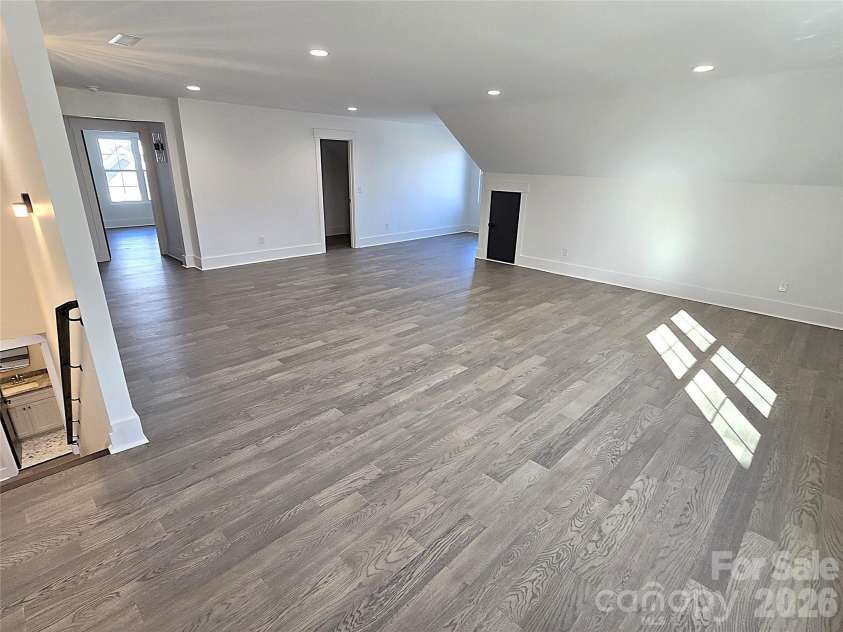 496 19th Avenue Circle, Hickory, NC 28601.  MLS# CAR4206259, YatesRealty ID 9866. 