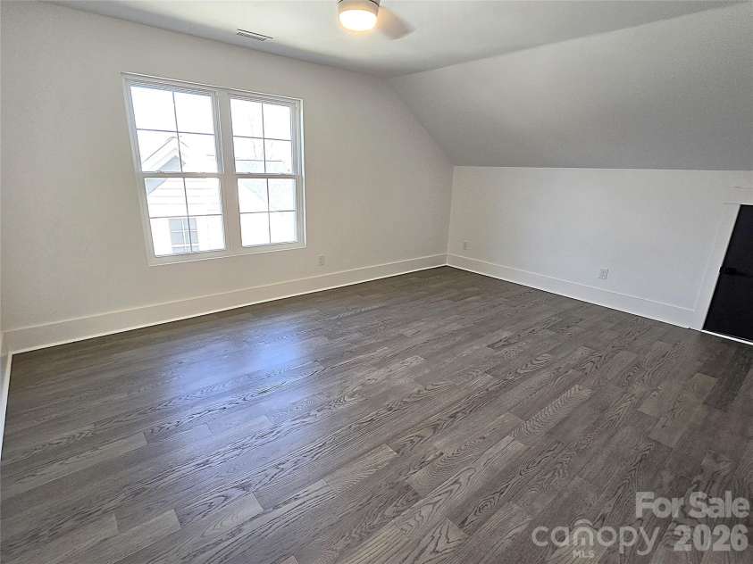 496 19th Avenue Circle, Hickory, NC 28601.  MLS# CAR4206259, YatesRealty ID 9866. 