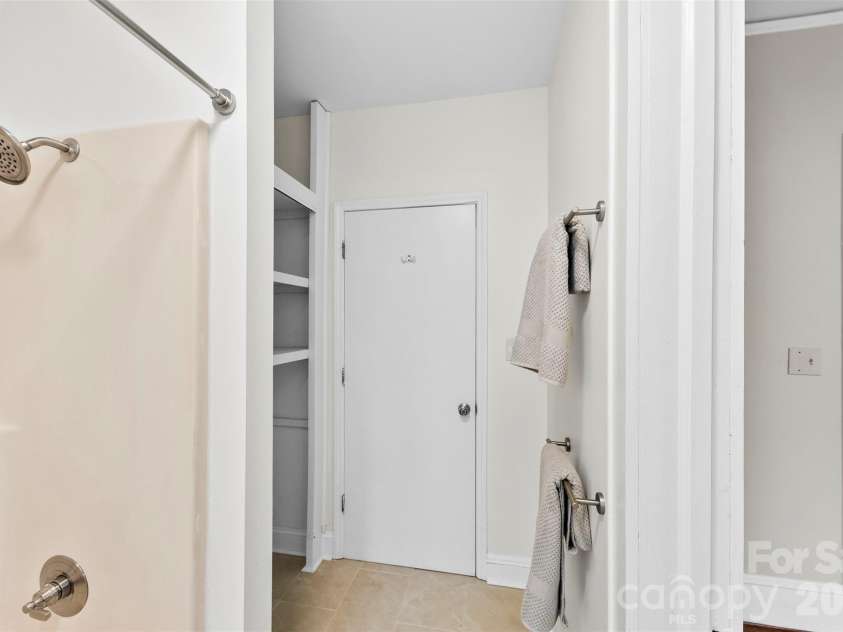 634 Carolina Avenue, Gastonia, NC 28052.  MLS# CAR4328870, YatesRealty ID 9867. 
