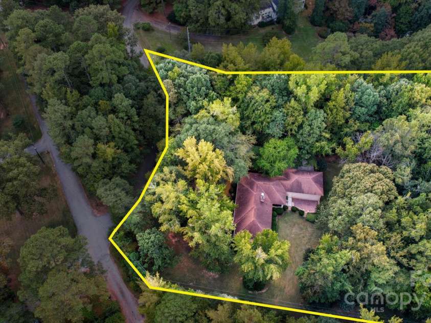 1676 Partridge Circle, Lancaster, SC 29720.  MLS# CAR4296383, YatesRealty ID 9868. Approximate lot lines