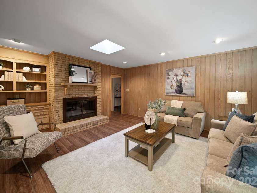 1676 Partridge Circle, Lancaster, SC 29720.  MLS# CAR4296383, YatesRealty ID 9868. Den/Family Room
