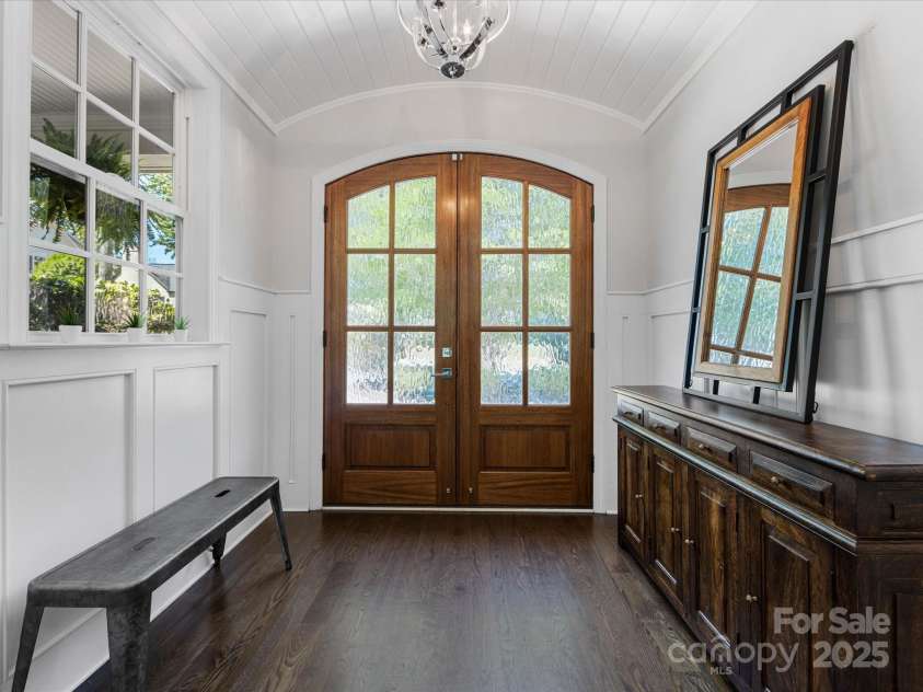 1900 Nassau Boulevard, Charlotte, NC 28205.  MLS# CAR4252946, YatesRealty ID 9868. 