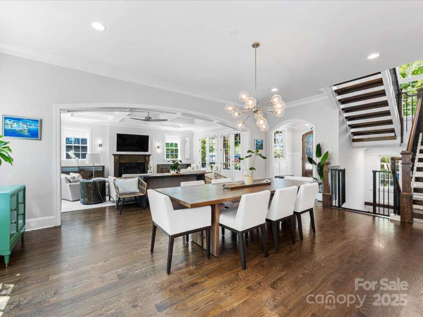 1900 Nassau Boulevard, Charlotte, NC 28205.  MLS# CAR4252946, YatesRealty ID 9868. 