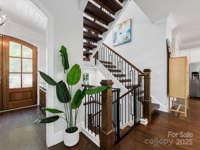 1900 Nassau Boulevard, Charlotte, NC 28205.  MLS# CAR4252946, YatesRealty ID 9868. 