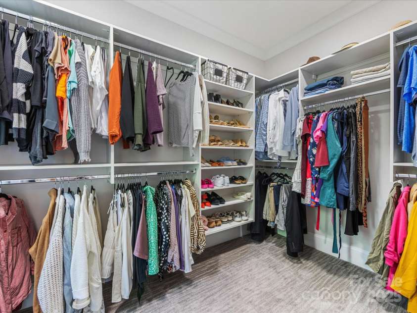 1900 Nassau Boulevard, Charlotte, NC 28205.  MLS# CAR4252946, YatesRealty ID 9868. 