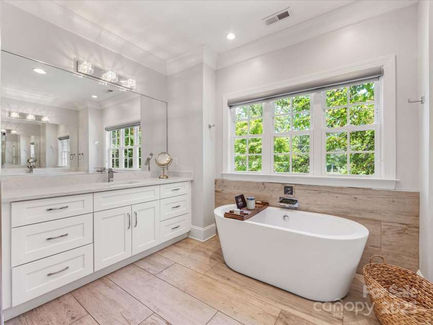 1900 Nassau Boulevard, Charlotte, NC 28205.  MLS# CAR4252946, YatesRealty ID 9868. 