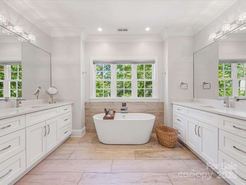 1900 Nassau Boulevard, Charlotte, NC 28205.  MLS# CAR4252946, YatesRealty ID 9868. 