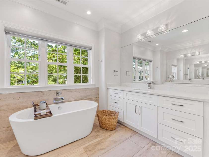 1900 Nassau Boulevard, Charlotte, NC 28205.  MLS# CAR4252946, YatesRealty ID 9868. 