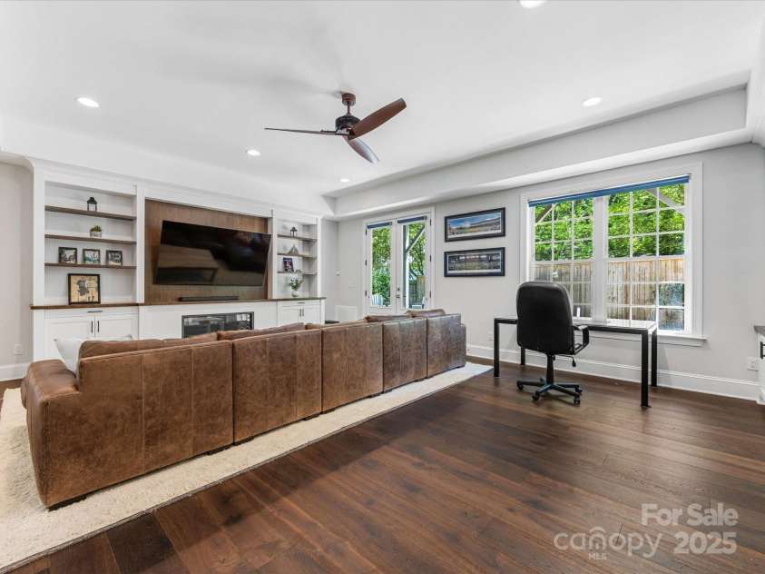 1900 Nassau Boulevard, Charlotte, NC 28205.  MLS# CAR4252946, YatesRealty ID 9868. 