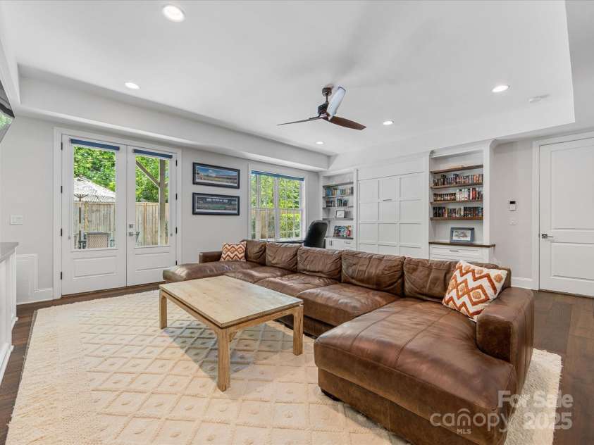 1900 Nassau Boulevard, Charlotte, NC 28205.  MLS# CAR4252946, YatesRealty ID 9868. 