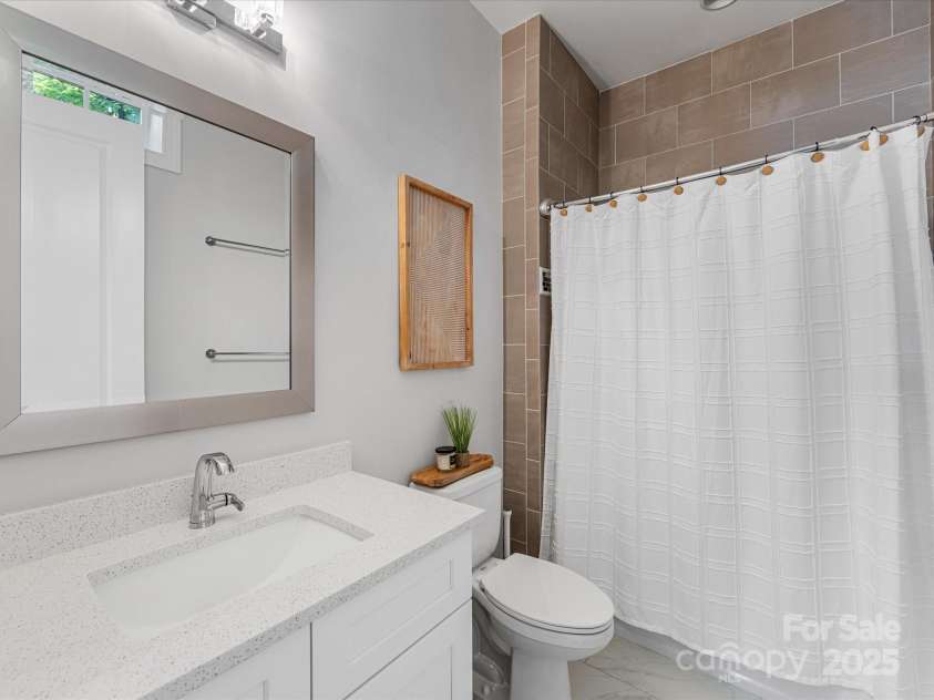 1900 Nassau Boulevard, Charlotte, NC 28205.  MLS# CAR4252946, YatesRealty ID 9868. 