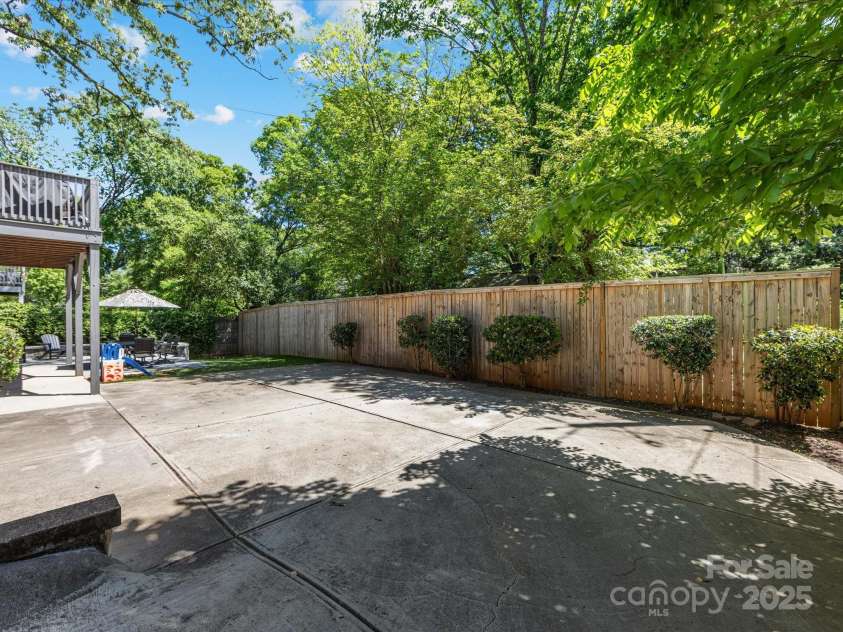 1900 Nassau Boulevard, Charlotte, NC 28205.  MLS# CAR4252946, YatesRealty ID 9868. 