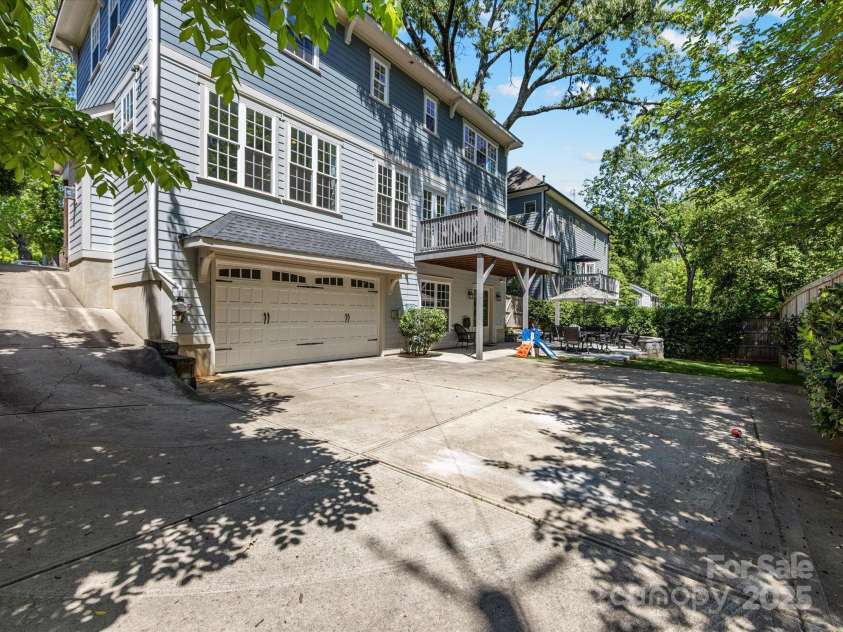 1900 Nassau Boulevard, Charlotte, NC 28205.  MLS# CAR4252946, YatesRealty ID 9868. 