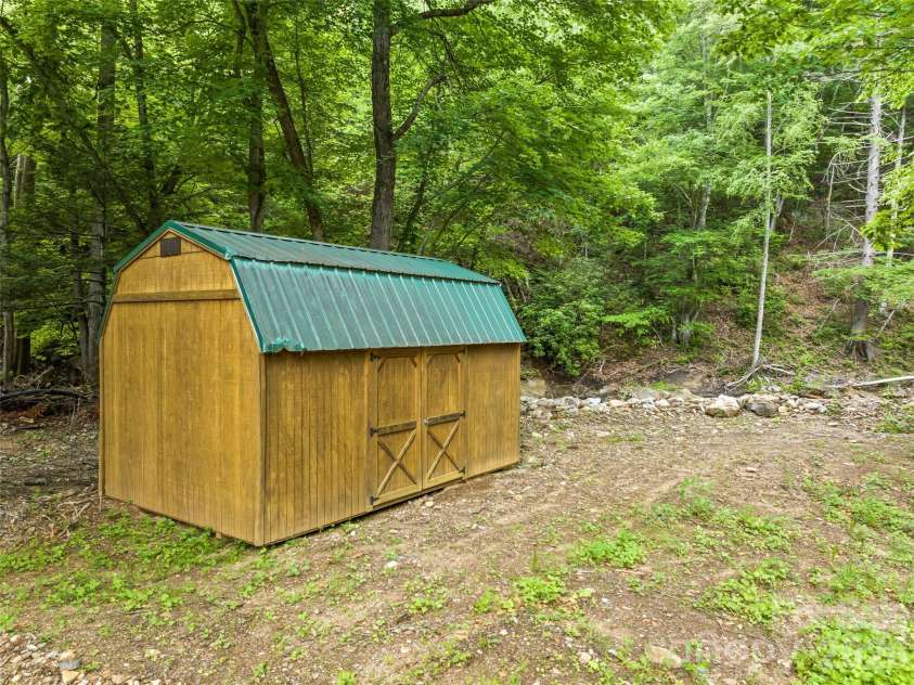 449 Little East Fork Road, Canton, NC 28716.  MLS# CAR4385138, YatesRealty ID 987. 