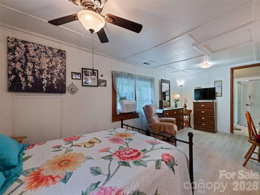449 Little East Fork Road, Canton, NC 28716.  MLS# CAR4385138, YatesRealty ID 987. 