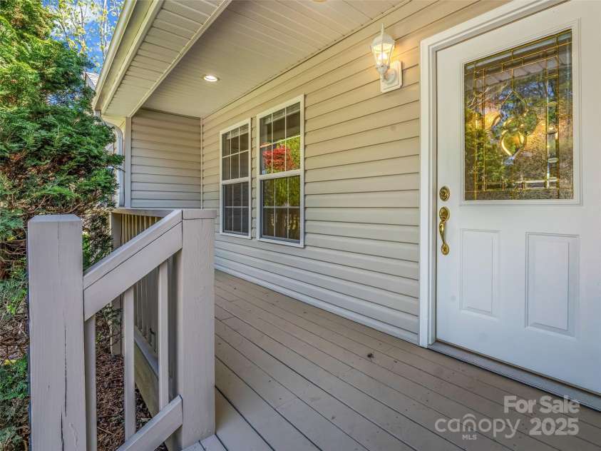1242 Stanwood Lane, Hendersonville, NC 28739.  MLS# CAR4246022, YatesRealty ID 9870. 
